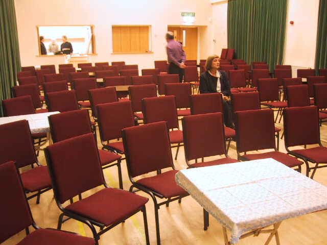 http://www.maisemore.potentialmatters.co.uk/Village_Hall/seatsandtables2.jpg