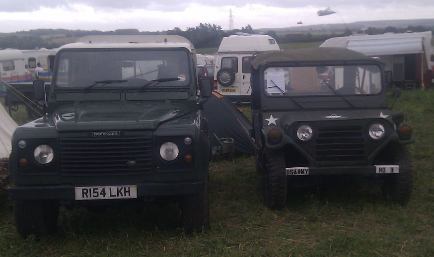 Landrover Defender 90 and MUTT size comparison