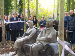 old couple sculpture