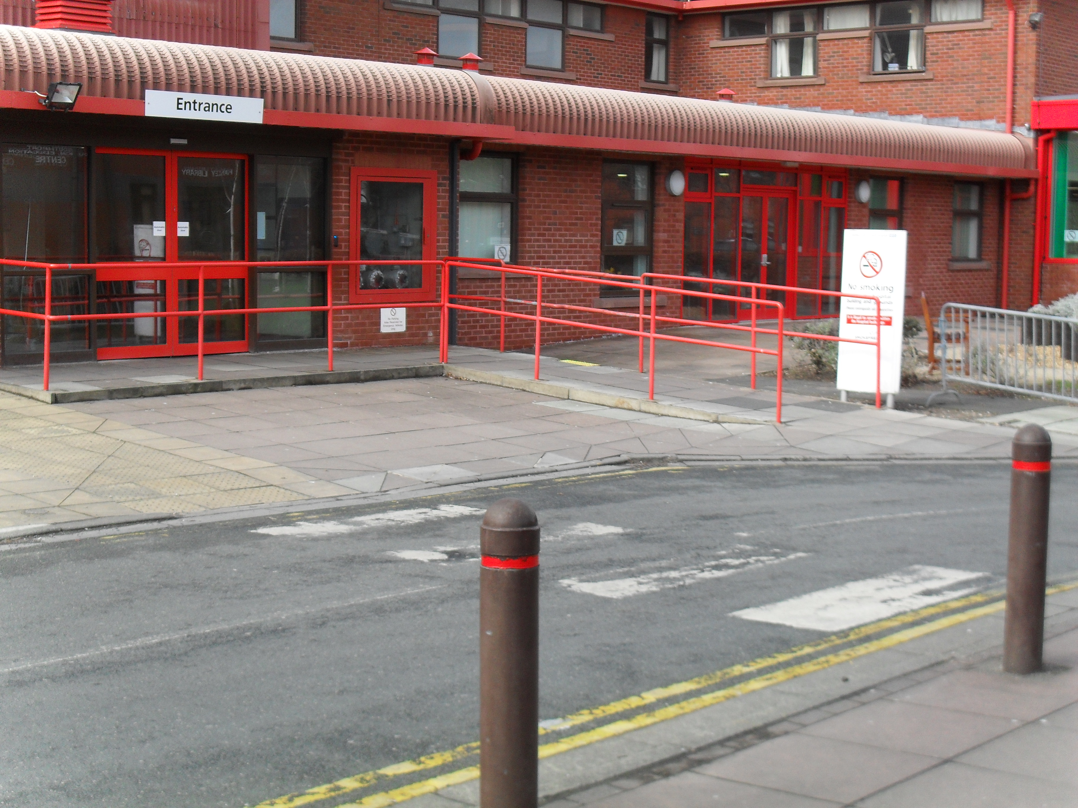 Southport Access For Everyone - Southport hospital - ramp at the side ...